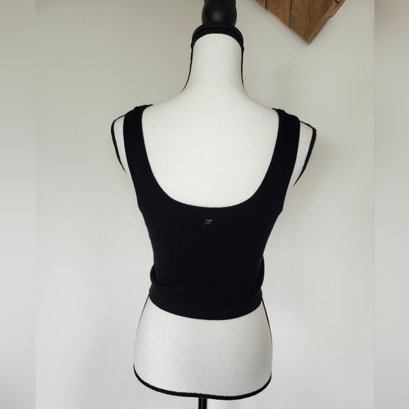 Fabletics Ribbed Black Sleeveless V Neck Crop Top Tank Shirt *Read Size* - Picture 3 of 4